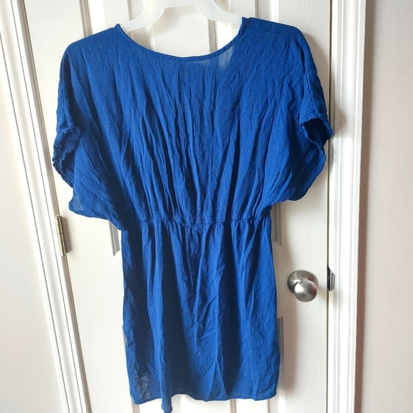 Time & Tru - Blue Floral Tunic Blouse - Picture 2 of 5